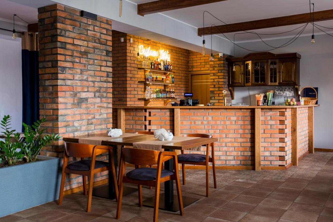 Dwikozy Gosciniec Ceglane Katy酒店 外观 照片